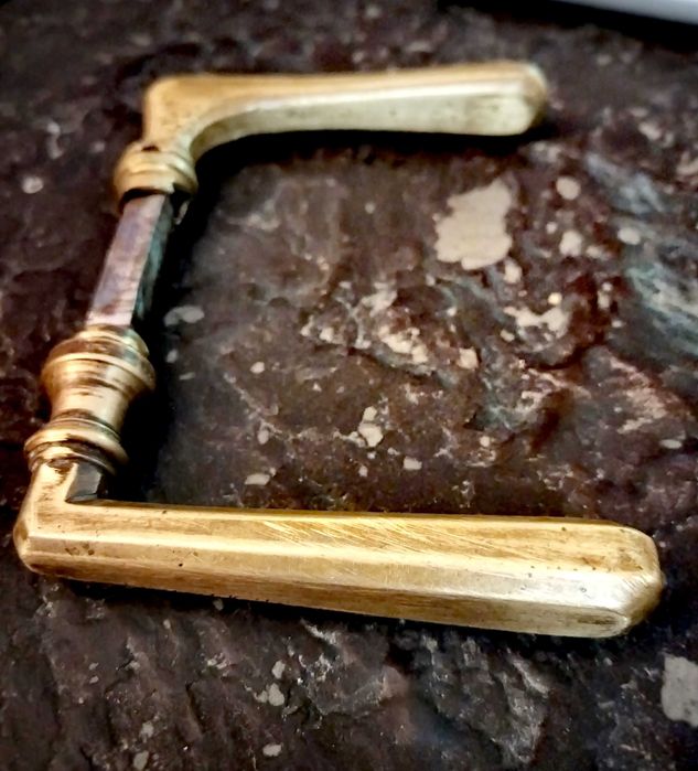 Fotoliu,jilt elegant.Manere usa bronz,alama,vechi.Sfesnic inalt 180 cm