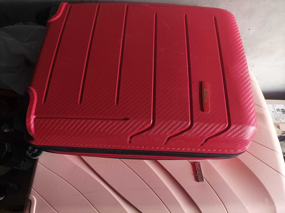 Куфар голям и малък твърди