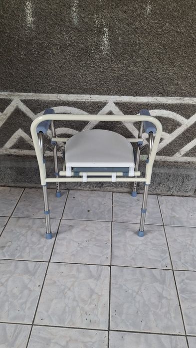 Санитарный.   стул