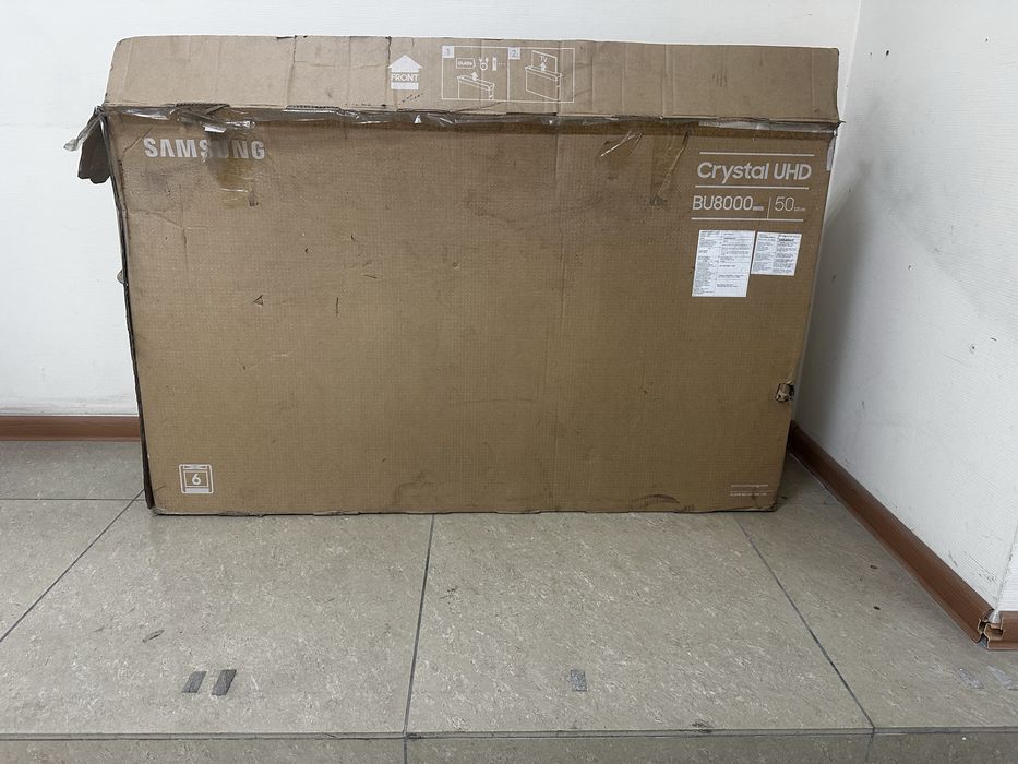 Продам смарт 4К телевизор Samsung ue50bu8000