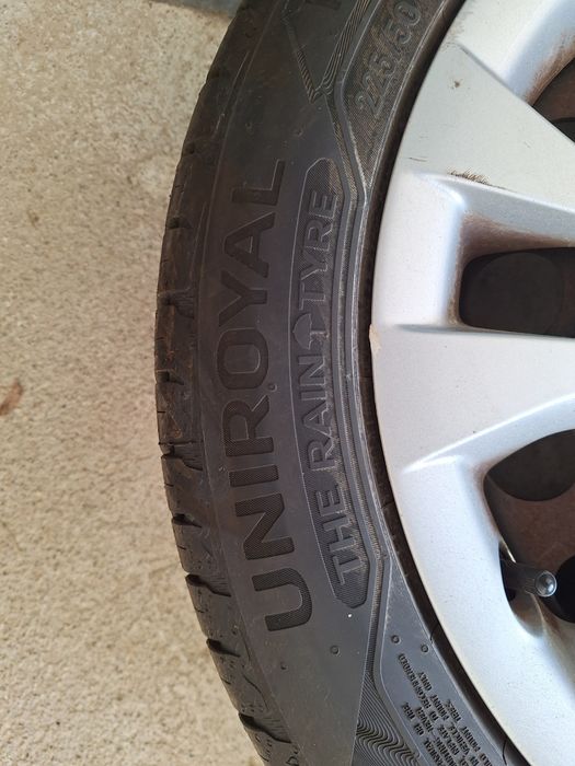 Caucicuri cu genti si capace