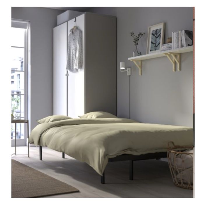 Разтегателен диван с матрак от Икея