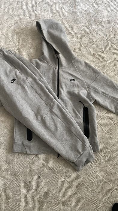 Толстовка Nike  серый
