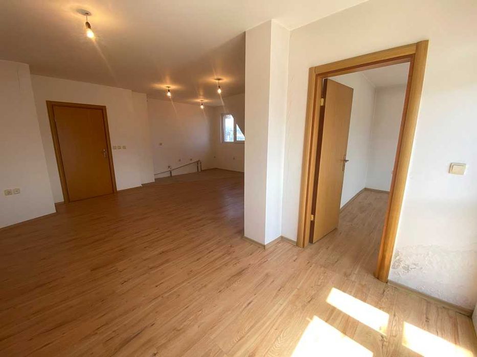 Продава се Многостаен апартамент в Разлог - 240 кв.м за 563 €/кв.м - Снимка #3