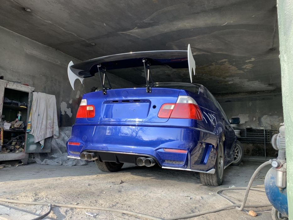 Продам спойлер универсальный