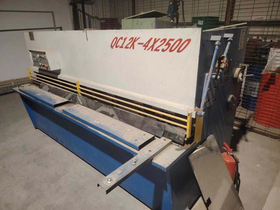 Vând abkant-cnc  și ghilotina