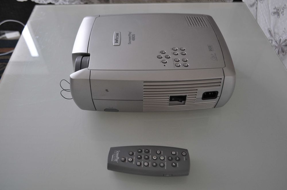 InFocus ScreenPlay 4805