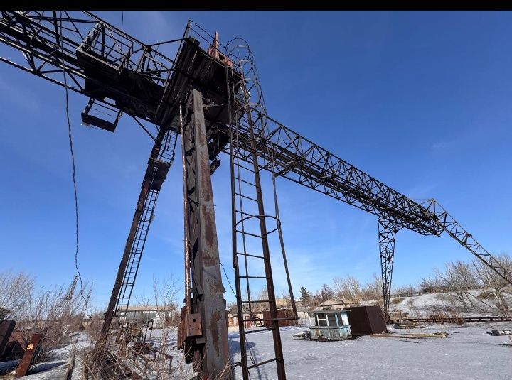 Продам казловой кран в хорошем состояние 38 метров ширина