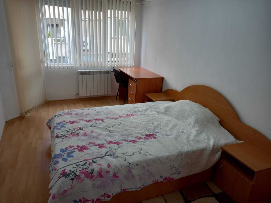 Дава се под наем Тристаен апартамент в Пловдив, Кършияка - 100 кв.м за 448.8 € - Снимка #2