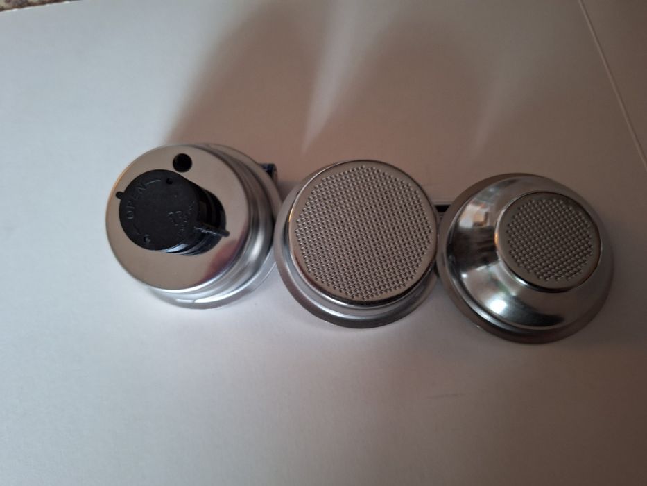 Продавам крема-диск и цедки за кафе машина Delonghi.