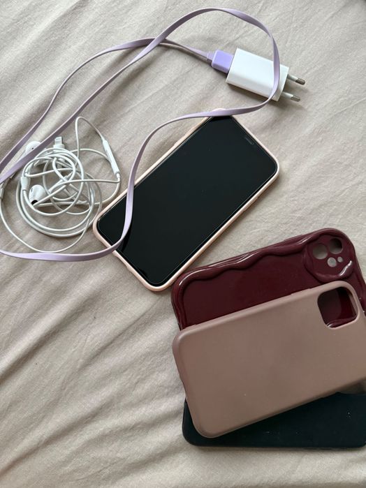 iPhone 11 64gb бял