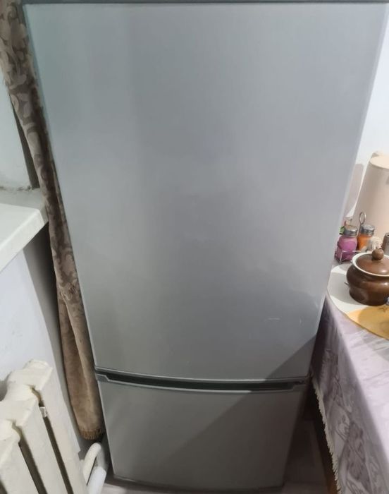 Холодильник б/у продам срочно