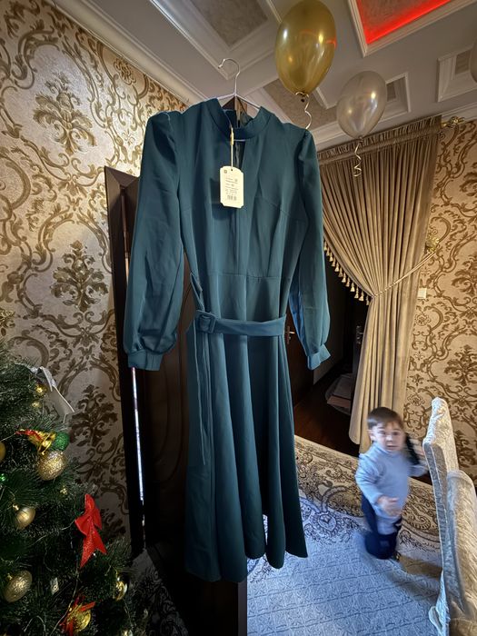 Платья женскый и шубы