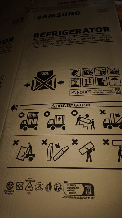 Холодильник Samsung RT47CG6442B1-черный