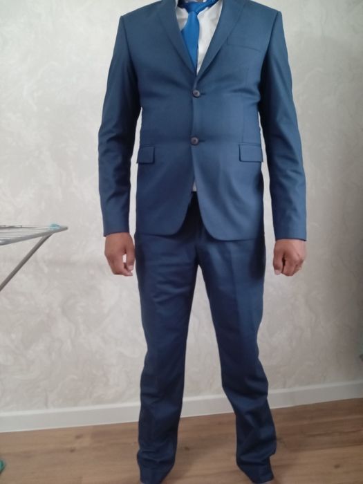 Продам.   костюм