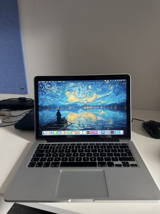 Macbook Pro 2014 8/256 для учебы в отличном состоянии