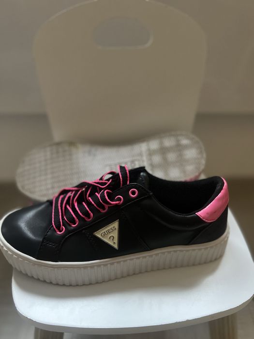 Маратонки Guess номер 38