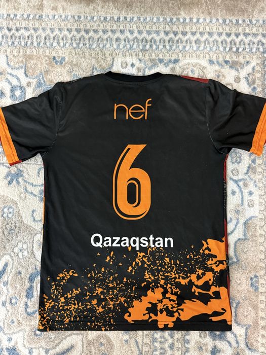 Двойка adidas 9 , nef 6