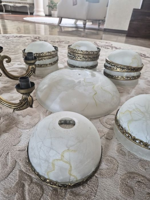 Продам большую люстру 20 000