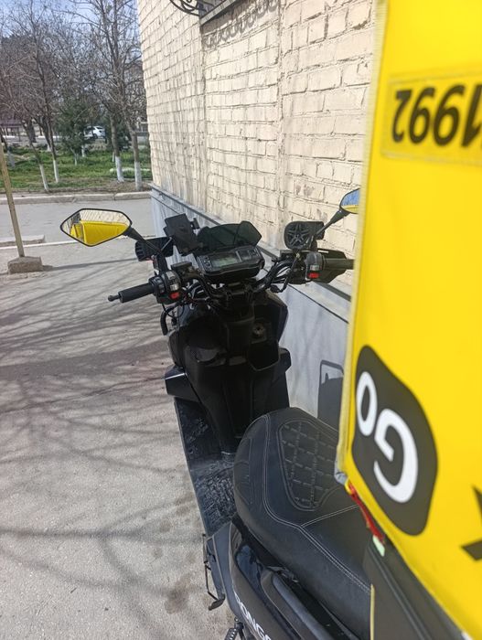 Moped Tank sotiladi