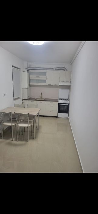 Închiriez  apartament 1 cameră, 42 m2, etaj 1. Central!