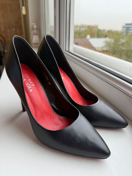 Туфли классические шикарные