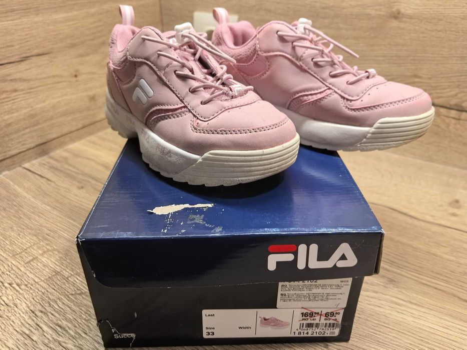 Обувки за госпожица Adidas, Fila, Next и Skechers