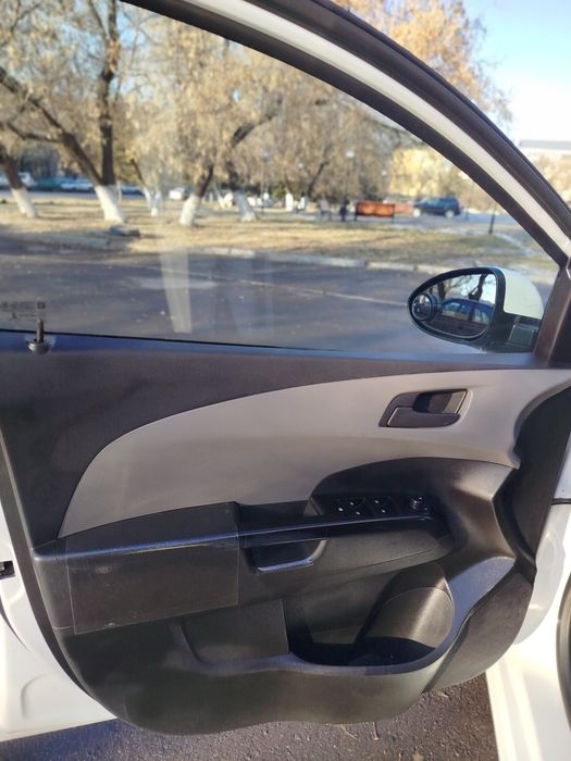 Продам Chevrolet Aveo T300, 2015