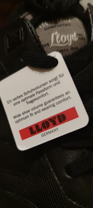 Кожаные кроссовки