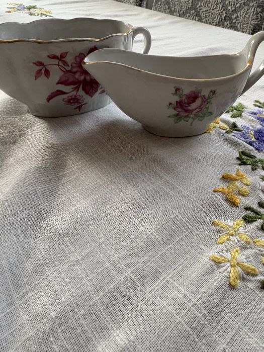 Соусницы фарфоровые