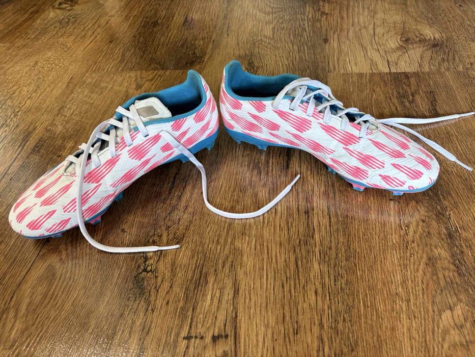 Футболни обувки Adidas за момче 37 и 1/2