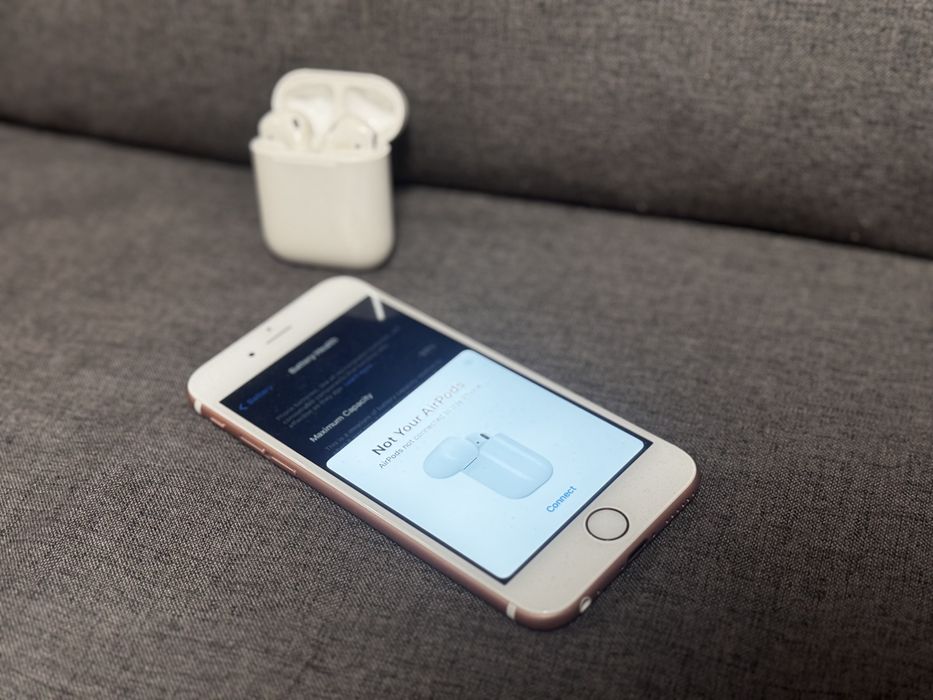 Iphone 6s 32gb rose gold 99% battery Airpods