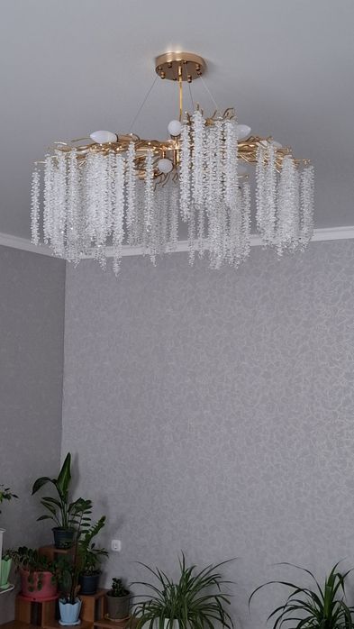 Продаем люстра в отличном состояние