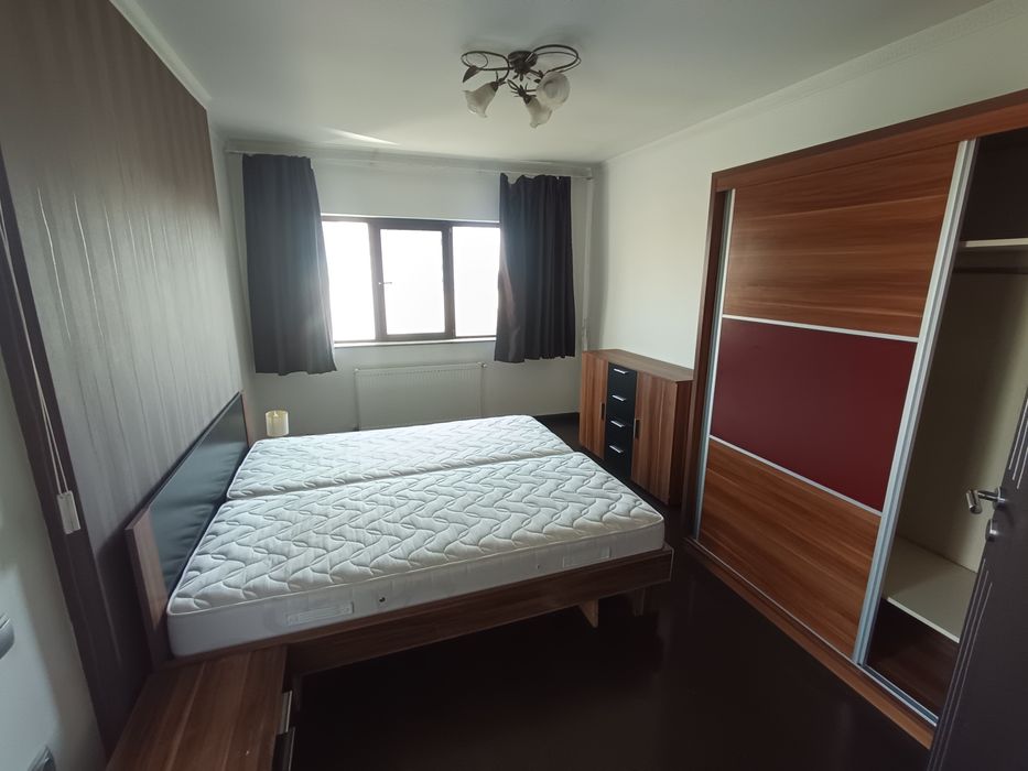 Dau in chirie apartament tip penthouse