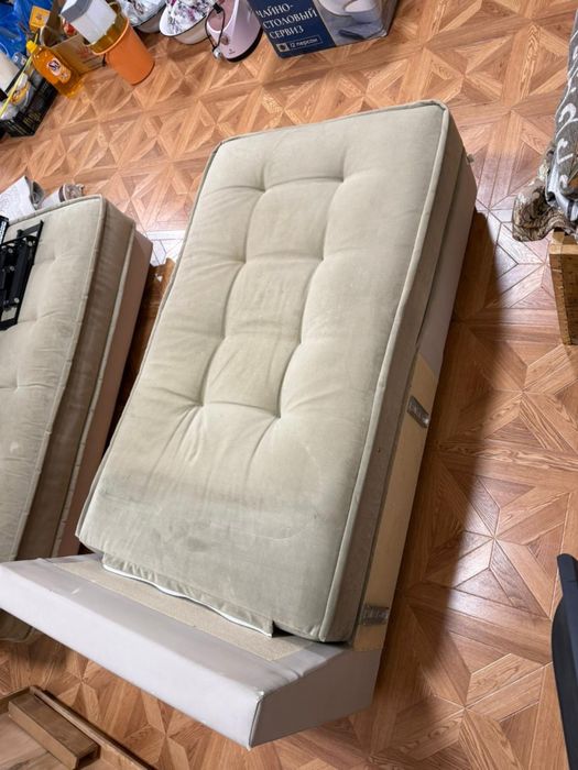 Диван сатылады.