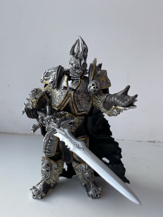 Колекционная фигурка Король Лич