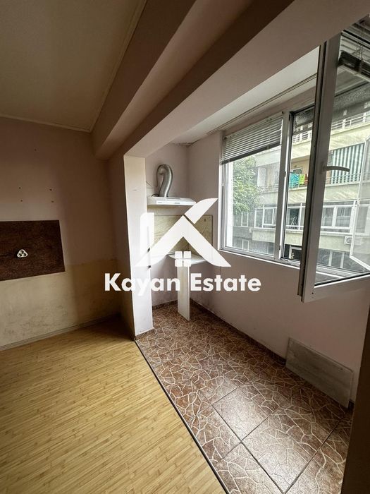 Дава се под наем Тристаен апартамент в Бургас, Изгрев - 80 кв.м за 400 € - Снимка #7