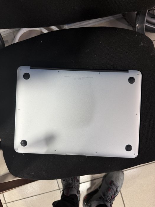 Vand macbook air 13 2015 i5 4gb ram ssd 256gb