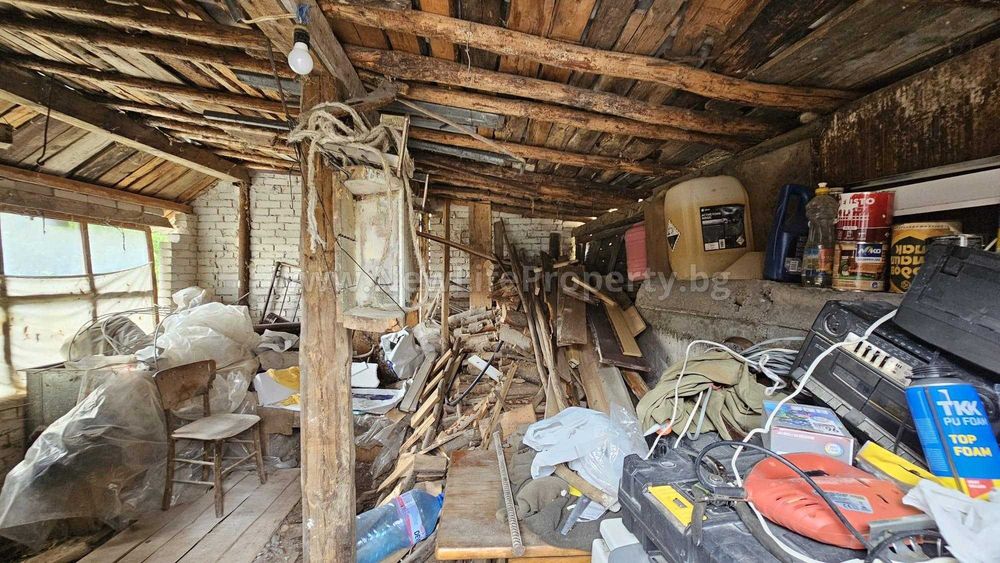 Къща в планината в с. Давидково, обл. Смолян