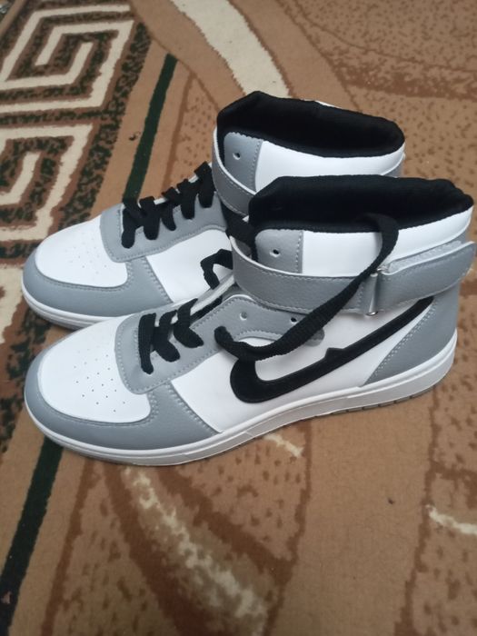 Nike krosovka sotiladi 41 razmer