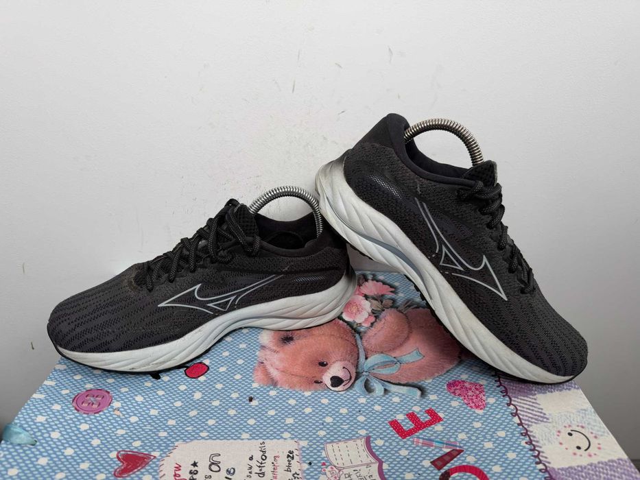Mizuno Wave Rider 27''оригинални маратонки 38 номер