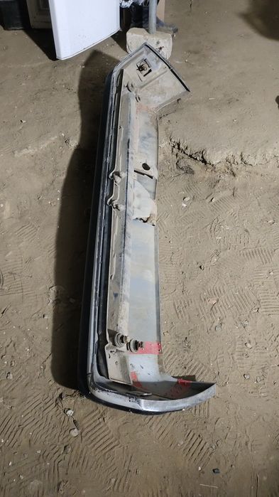 Продам задний бампер Мерседес 190