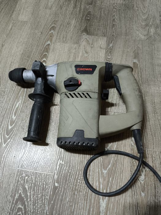 Электроинструмент. Перфоратор Crown .