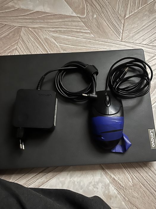 Продаеться Ноутбук Lenovo