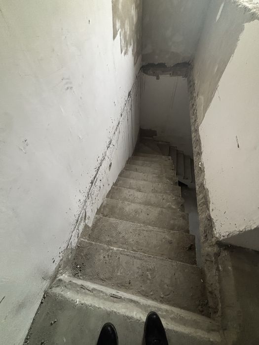 2 xonali uy sotiladi 68kv +podval68