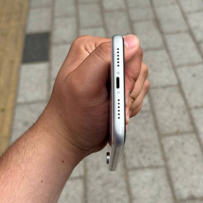 Iphone xr 64gb 115$ srocni