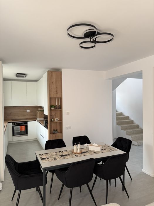 Casa 4 camere cu garaj si gradina