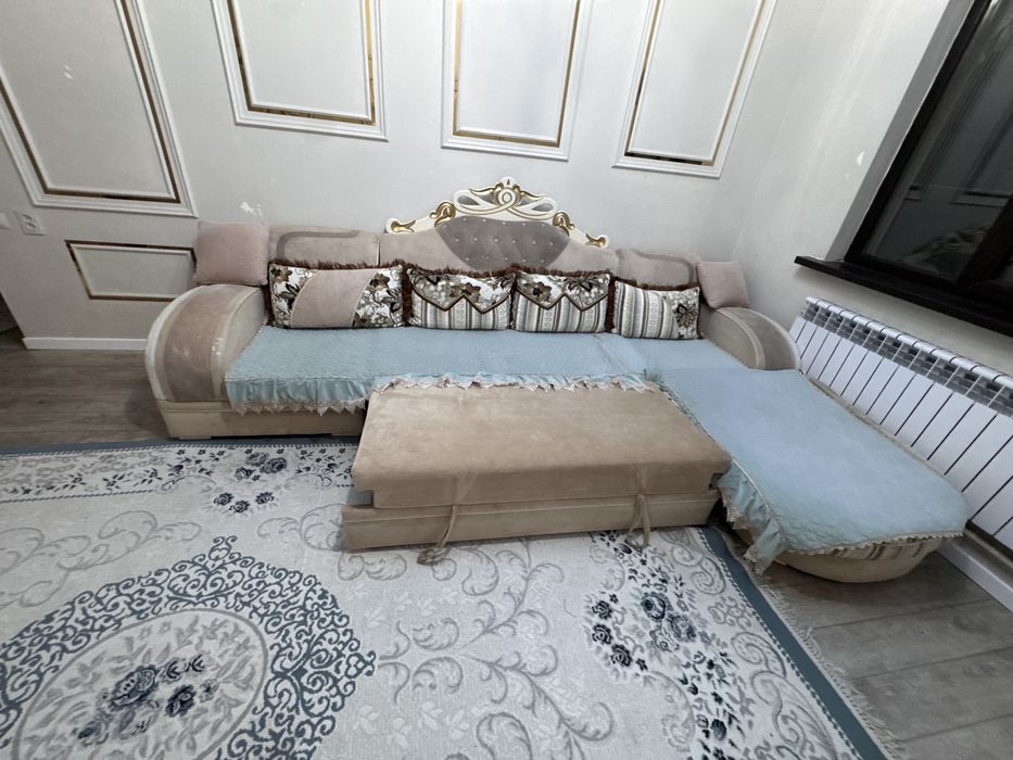 Стол со стулями