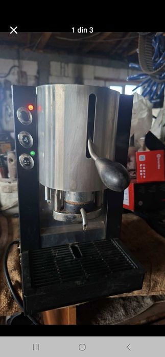 De vânzare aparat cafea și apă caldă separat