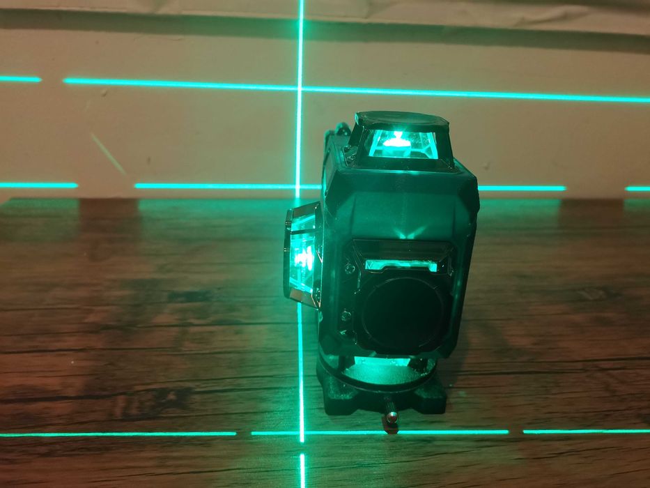 Nivela laser Autonivelare 4 D 16 linii